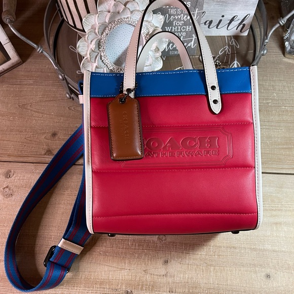 Coach Field Tote 22 With Colorblock Quilting And Coach Badge - Picture 10 of 16